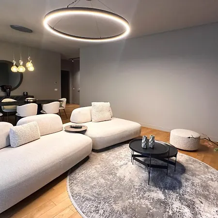 Apartment Central Luxury 4 Beedrooms