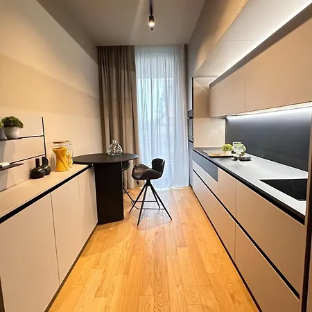 Central Luxury 4 Beedrooms * София
